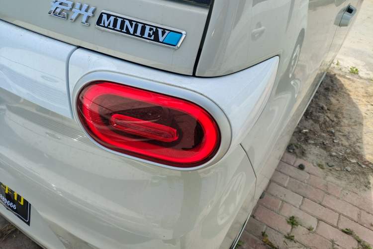 Used Wuling Hongguang MINIEV 2024 3rd Generation 215km Youth Edition Right Rear Taillight