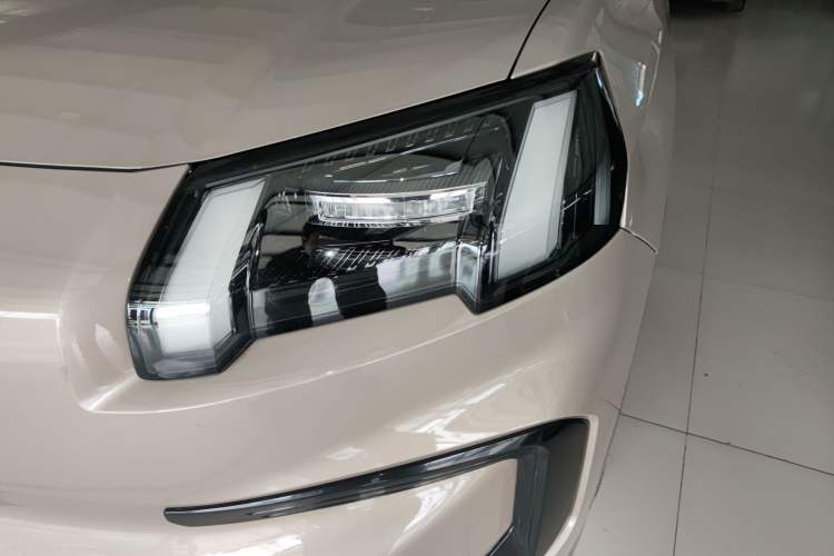 Used AION V 2024 Aion Tyrannosaurus 520 Smart Luxury Edition