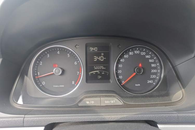 Used Volkswagen Gran Lavida 2013 1.6L Manual Comfort Model