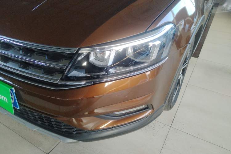 Used Volkswagen Cross Lavida 2017 230TSI DSG Luxury Edition
