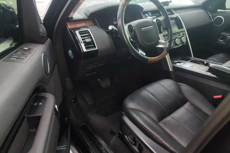 Used Land Rover Discovery 2020 3.0 SC V6 SE
