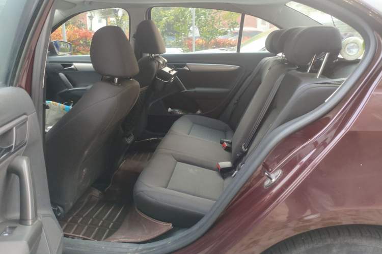 Used Volkswagen Lavida 2013 Revised Classic 1.6L Automatic Fashion Edition
