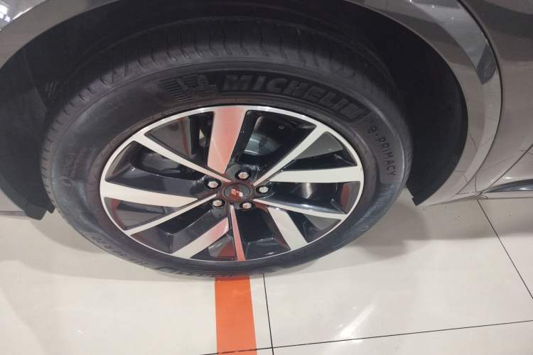 Used Li Auto L8 2023 Pro Model
