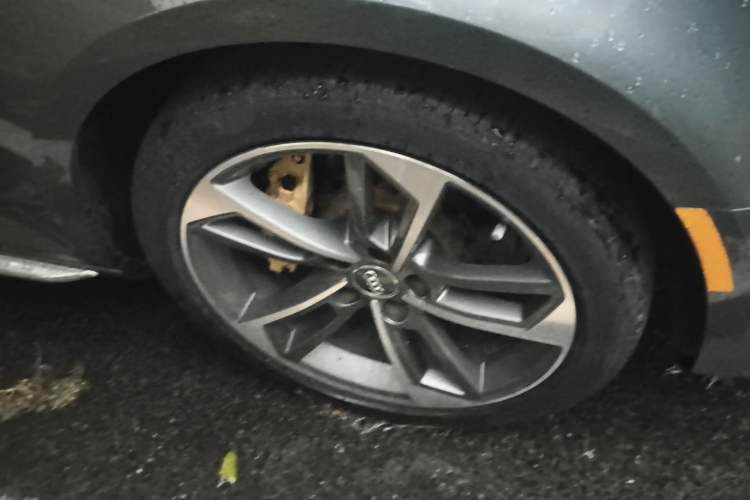 Used Audi A4L 2017 40 TFSI Ambition Edition Right Front Wheel Hub