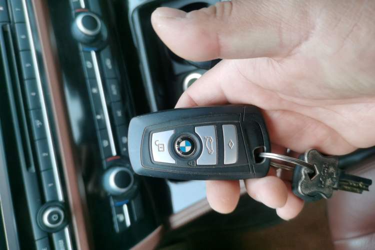 Used BMW 5 Series 2014 525Li Leading Model
