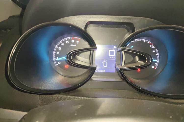 Used Dongfeng Aeolus AX7 2016 1.4T Manual Zhuyue Model
