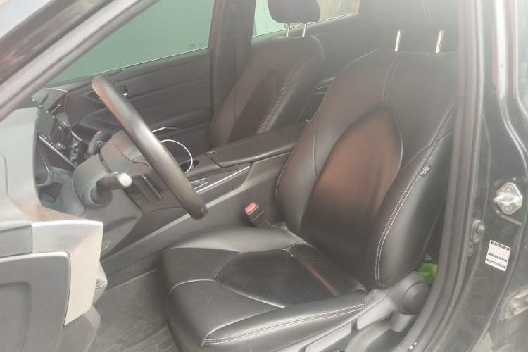 Used Toyota Avalon 2019 2.5L Ambition Version China VI Standard
