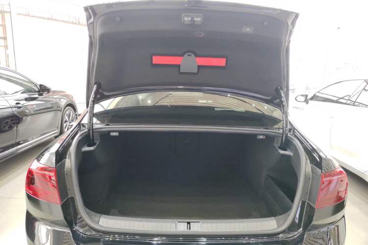 Used Volkswagen Magotan 2023 2 Million Units Commemorative Edition 330TSI DSG Luxury Version
