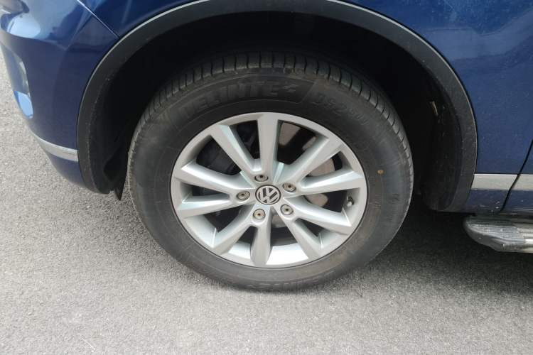 Used Volkswagen Touareg 2016 3.0 TSI Standard Version Left Front Wheel Hub