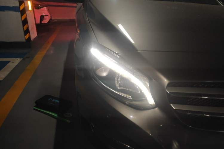 Used Mercedes-Benz B-Class 2015 B 200 Fashion Model Right Front Headlight