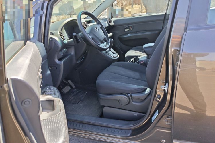 Used Kia Carens 2011 2.0L 7-Seater Automatic Standard Edition
