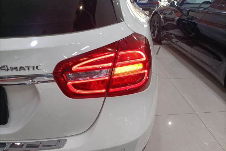 Used Mercedes-Benz GLA 2015 GLA 220 4MATIC Luxury Model
