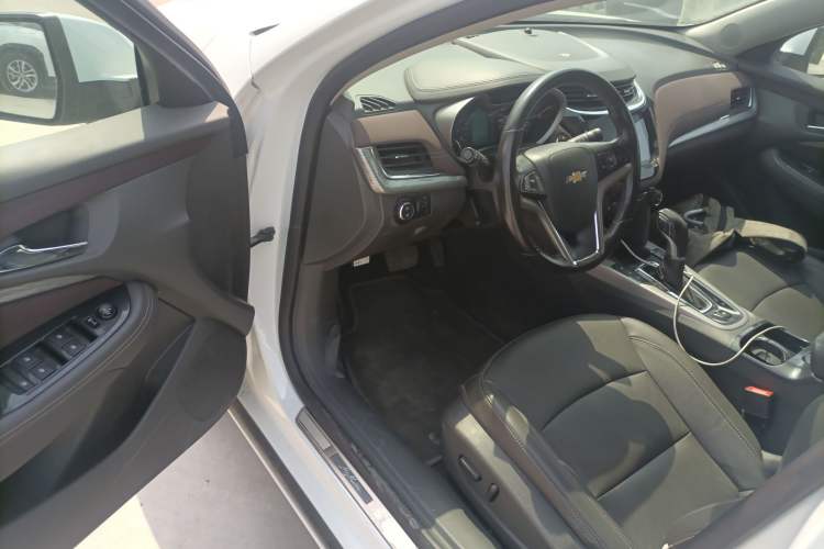 Used Chevrolet Malibu 2018 530T Automatic Luxury Edition Driver Seat