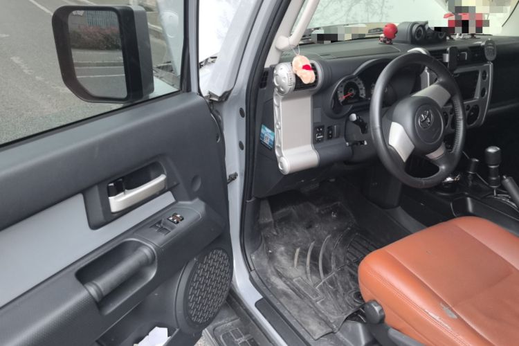 Used Toyota FJ Cruiser 