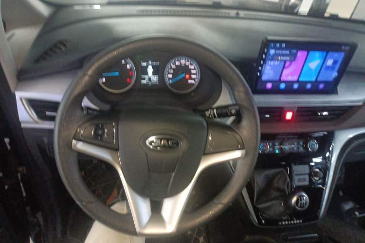 Used JAC Refine M3 2025 1.5T Manual Comfort Edition 7/8 Seats
