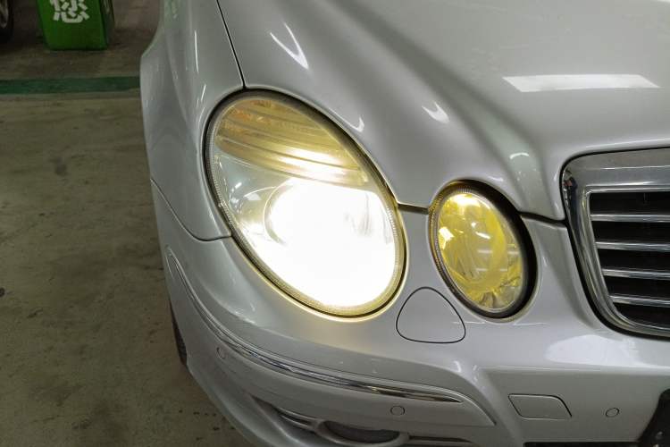 Used Mercedes-Benz E-Class 2008 E 230 Fashion Model Right Front Headlight