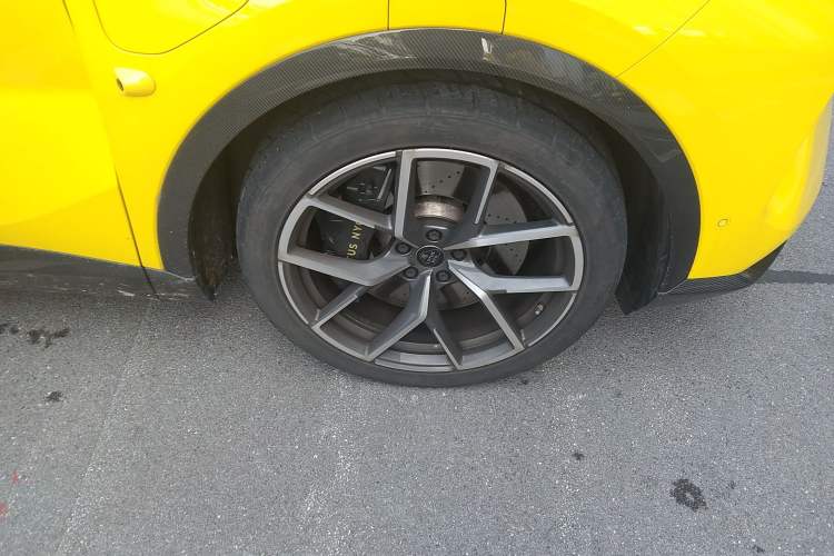 Used Lotus ELETRE 2023 ELETRE R+ Right Front Wheel Hub