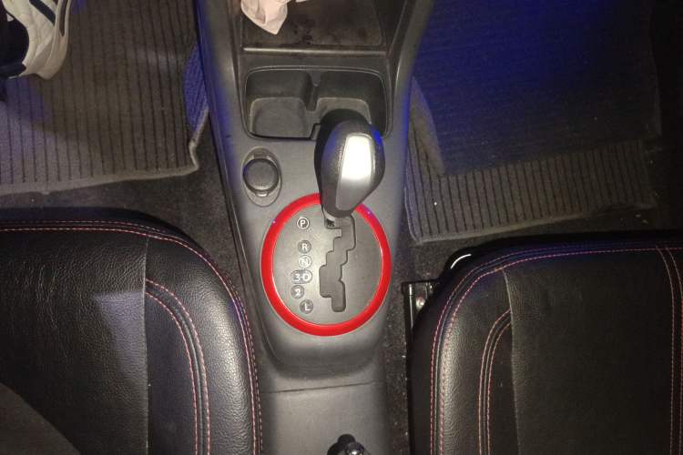 Used Suzuki Swift 2016 1.5L Automatic Fashionable Coolplay Edition Gear Lever