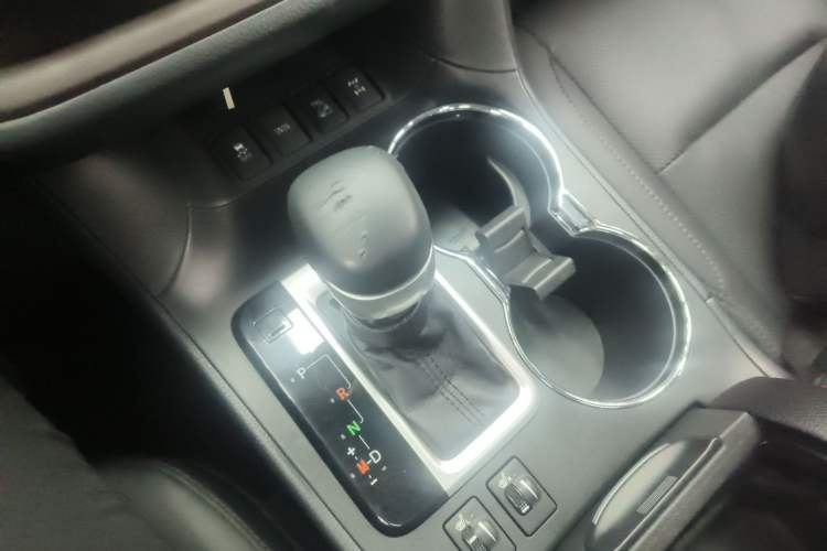 Used Toyota Highlander 2018 2.0T Four-Wheel Drive Luxury Edition 7 Seats China V Emission Standard
