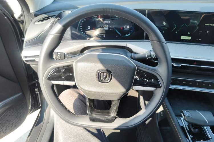 Used Changan Eado 2023 Changan Edition PLUS Blue Whale NE 1.4T GDI DCT Prestige Version
