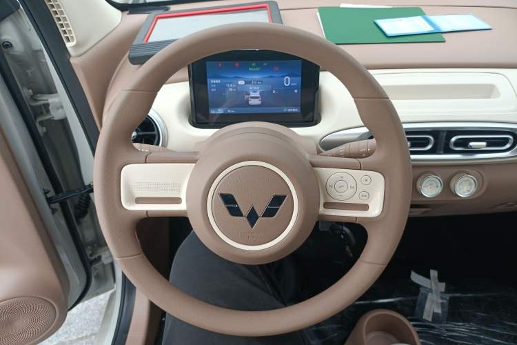 Used Wuling Hongguang MINIEV 2025 Four-Door Version Advanced Edition
