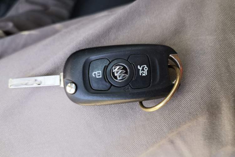 Used Buick Verano 2017 Sedan 20T Dual-Clutch Leading Model Vehicle Key