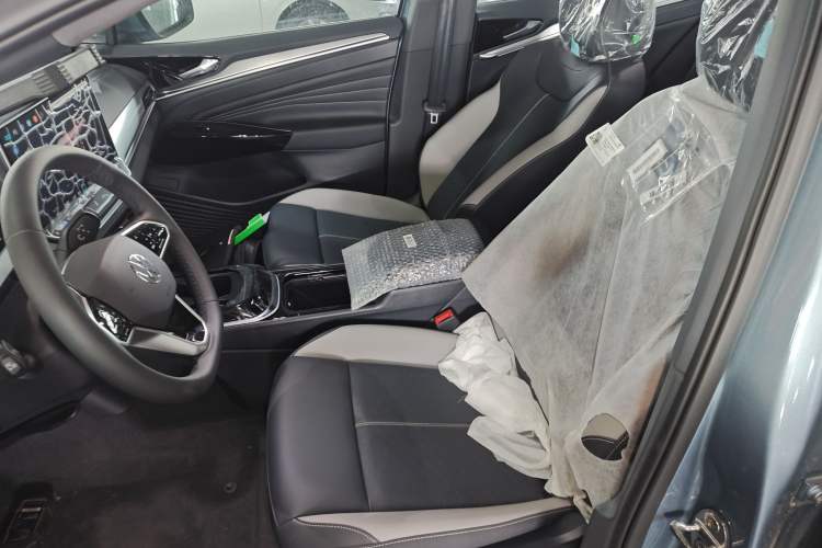 Used Volkswagen ID.4 CROZZ 2025 Pure Edition Left Front Seat