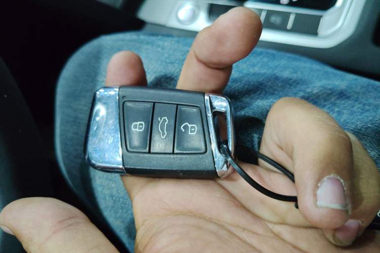 Used Volkswagen Magotan 2017 280TSI DSG Comfort Model Vehicle Key