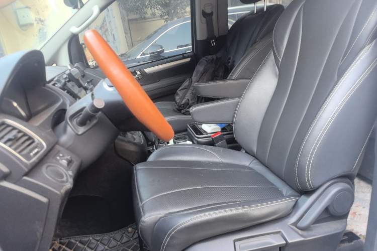 Used SAIC MAXUS G10 2023 2.0T Manual Multi-Function Version Diesel 7/8/9 Seats