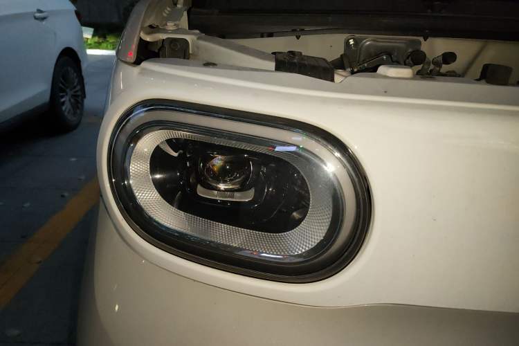 Used Wuling Hongguang MINIEV 2024 3rd Generation 215km Youth Edition Right Front Headlight