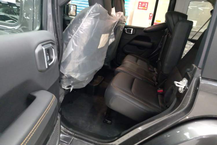 Used Jeep Wrangler 2024 2.0T Sahara Four-Door Edition
