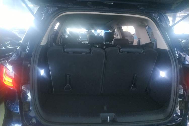 Used BYD Song MAX 2017 1.5T Automatic Smart Connect Elite 7-Seater Trunk