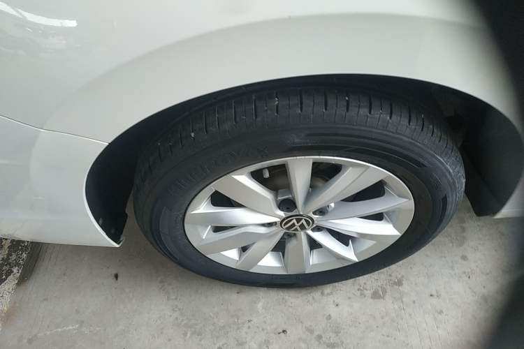 Used Volkswagen Bora 2021 1.5L Automatic Elite Smart Connect Edition Right Rear Wheel Hub