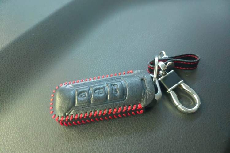 Used GAC Trumpchi GS4 2017 235T Automatic Two-Wheel Drive Luxury Smart Connectivity Version Vehicle Key