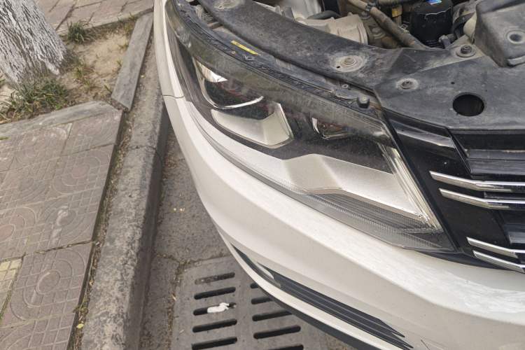 Used Volkswagen Tiguan 2016 300TSI Automatic Two-Wheel Drive Luxury Edition Right Front Headlight