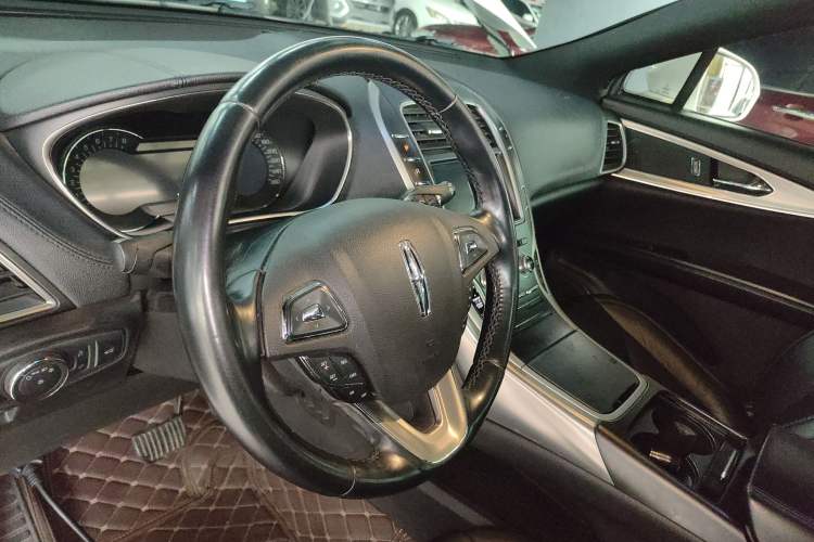 Used Lincoln MKX 2015 2.0T Two-Wheel Drive Deluxe Edition
