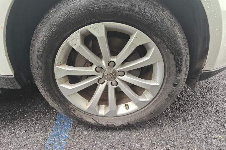 Used Audi Q5 2013 40 TFSI Technology Edition Right Front Wheel Hub