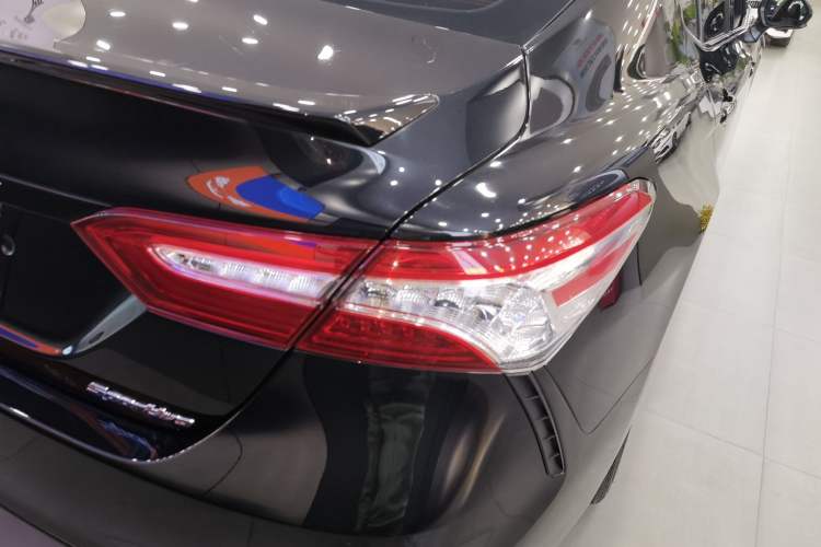 Used Toyota Camry 2021 2.0S FENGSHANG Edition Right Rear Taillight