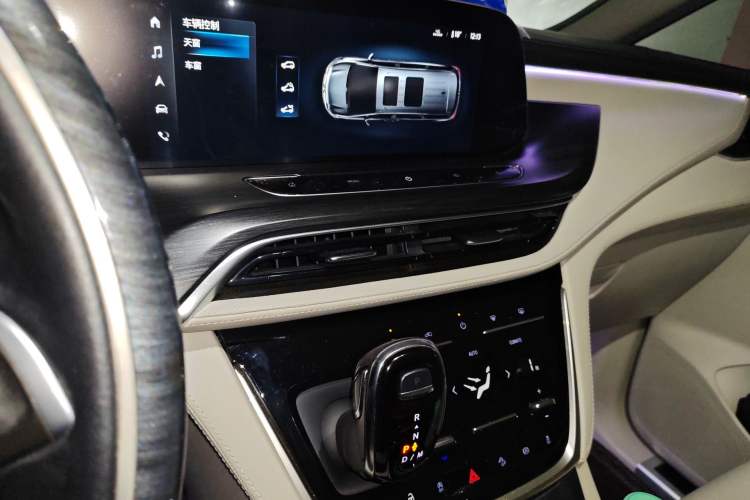 Used Buick GL8 2022 ES Landtrek 653T Luxury Edition
