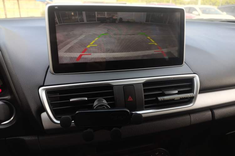 Used Mazda Mazda 3 Axela 2014 Sedan 1.5L Automatic Comfort Model
