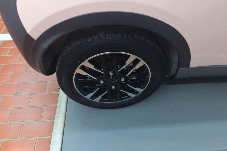 Used Chery Little Ant 2022 Sweet Pink Edition Half-Sugar Version Lithium Iron Phosphate 29.2 kWh 30 kW 301 km