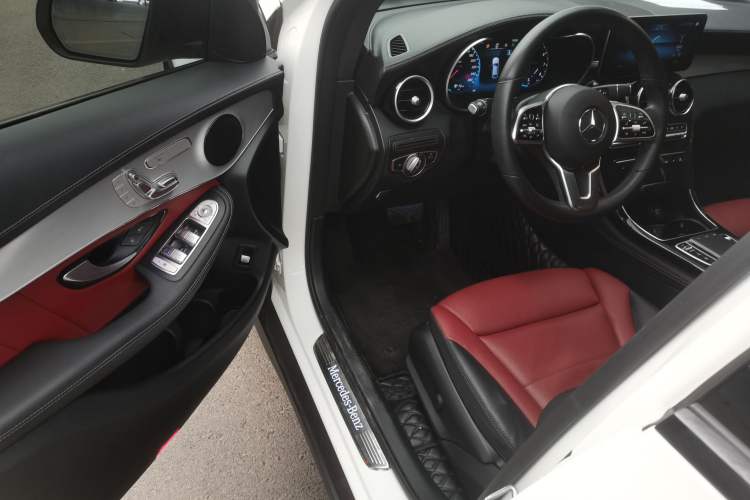 Used Mercedes-Benz GLC Coupe 2020 GLC 260 4MATIC Coupe SUV
