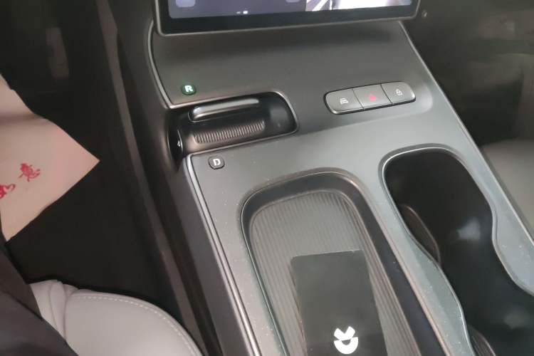 Used Nio ET5 2022 75 kWh Gear Lever