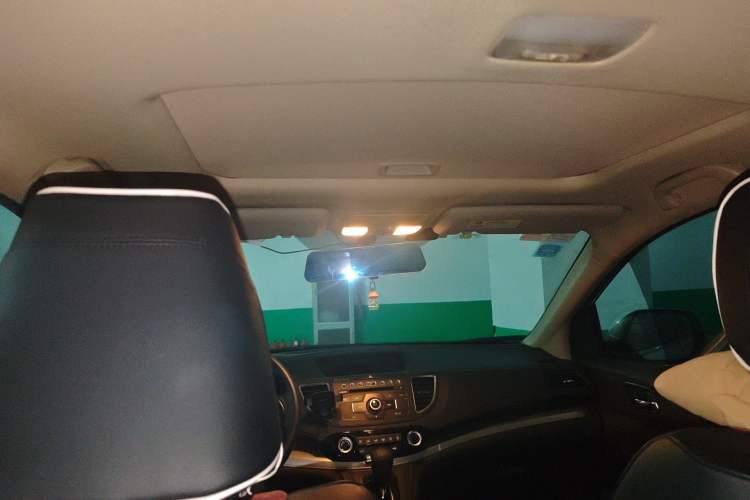 Used Honda CR-V 2016 2.0L two-wheel drive Urban Edition Headliner