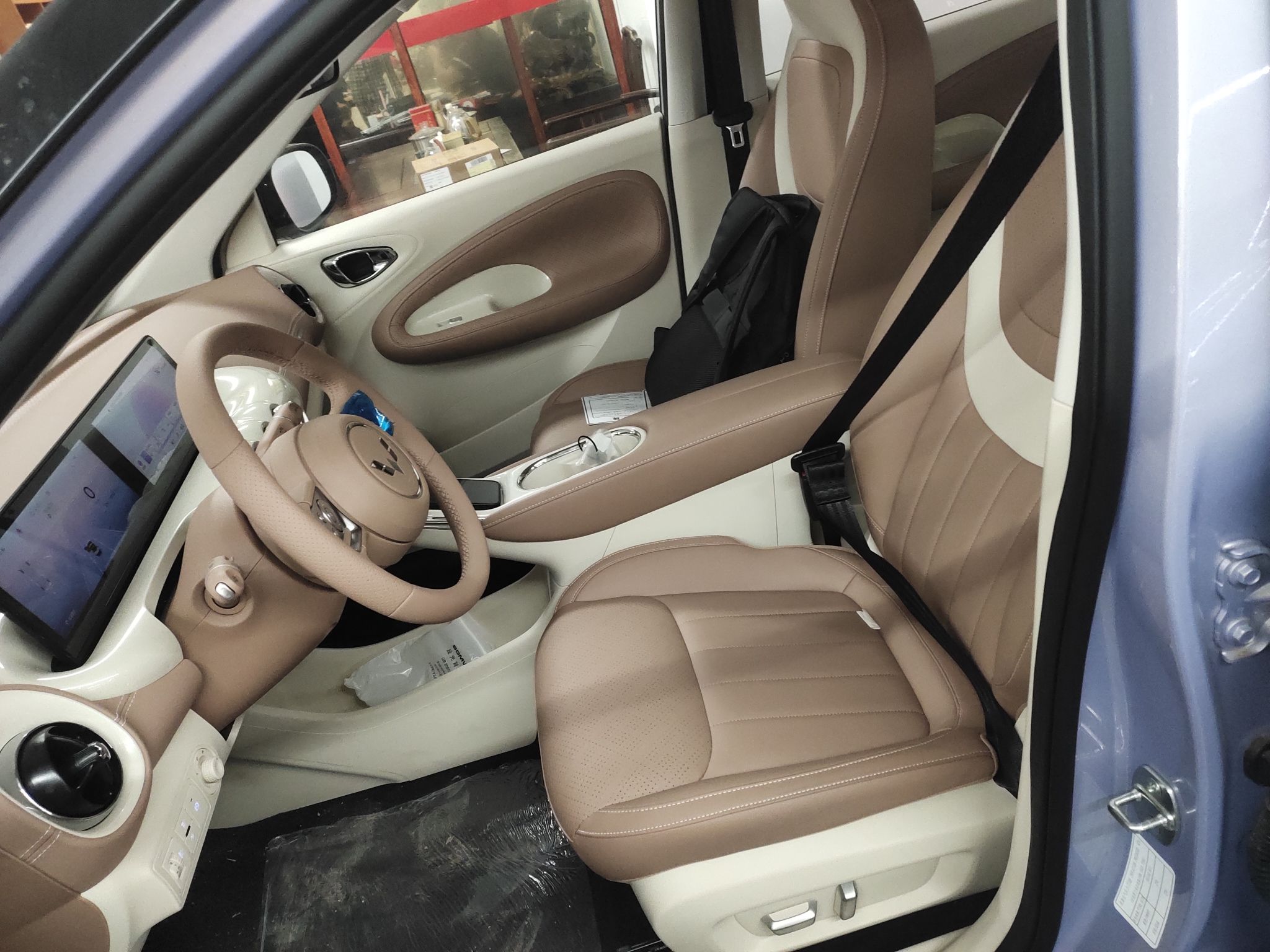 Переднее сиденье в автомобиле