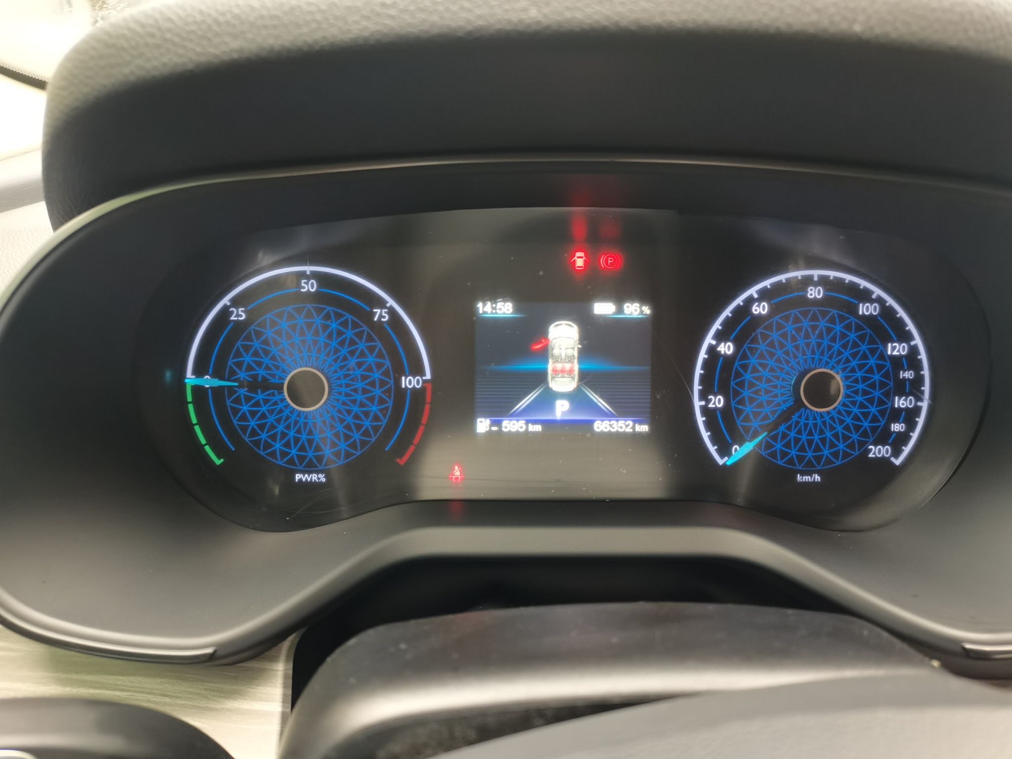 Hongqi E-QM5 2023 620km PLUS — снимка 11