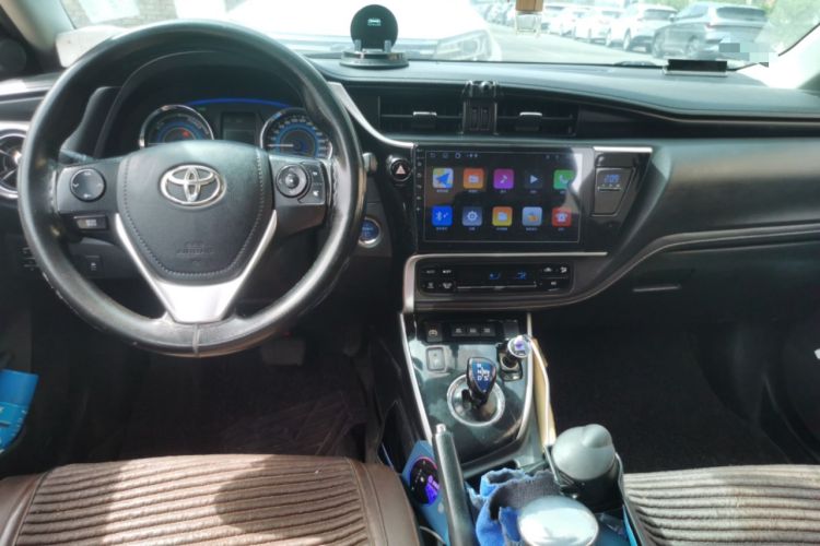 Used Toyota Corolla 2017 Revised Dual-Engine 1.8L E-CVT Leading Edition Center Console