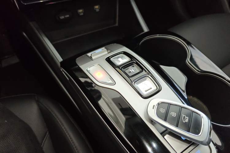 Used Hyundai Tucson 2021 Tucson L 1.5T DCT GLX Elite Edition Gear Lever