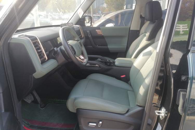 Used iCAR 03 2024 501km Four-wheel Drive Long-Range Advanced Version
