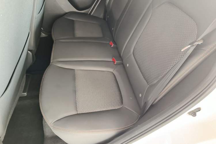 Used Dongfeng NAMMI BOX 2022 Chasing Wind Edition 331 km Standard Model Left Rear Seat